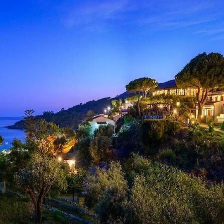 Hotel Baia Imperiale Spiaggia di Cavoli エクステリア 写真