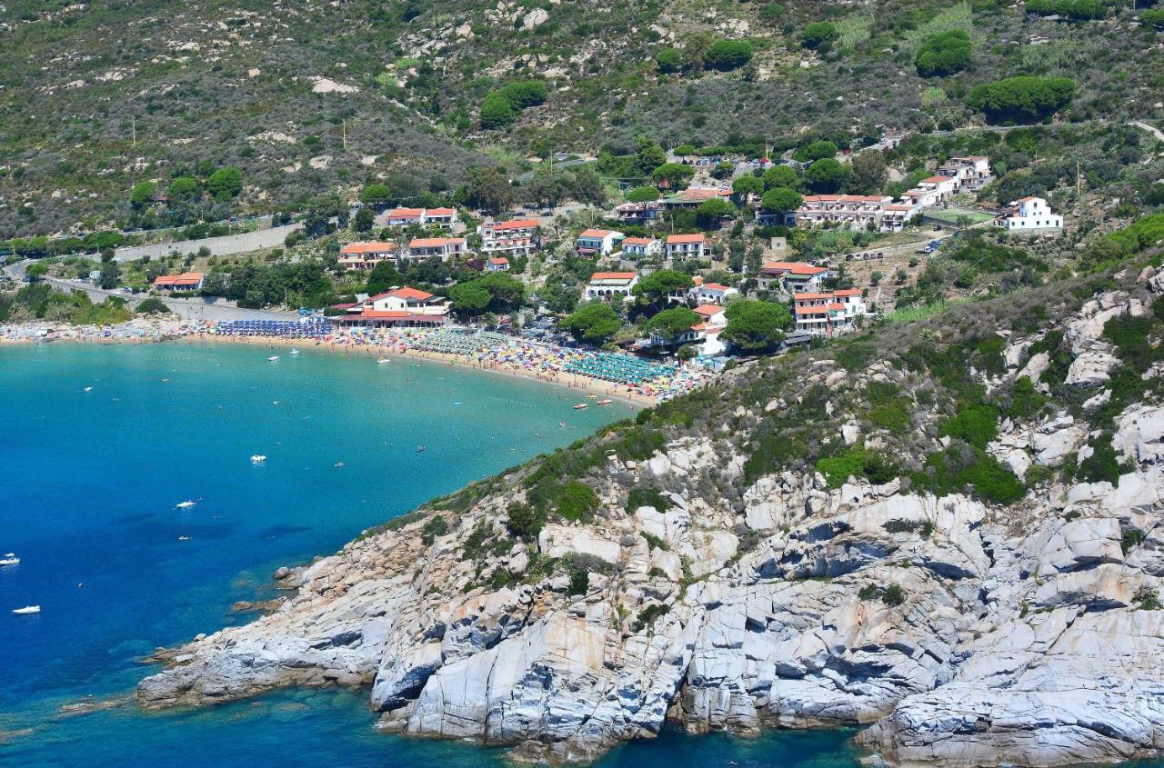 Hotel Baia Imperiale Spiaggia di Cavoli エクステリア 写真