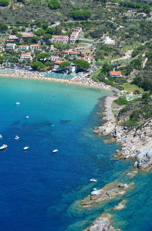 Hotel Baia Imperiale Spiaggia di Cavoli エクステリア 写真