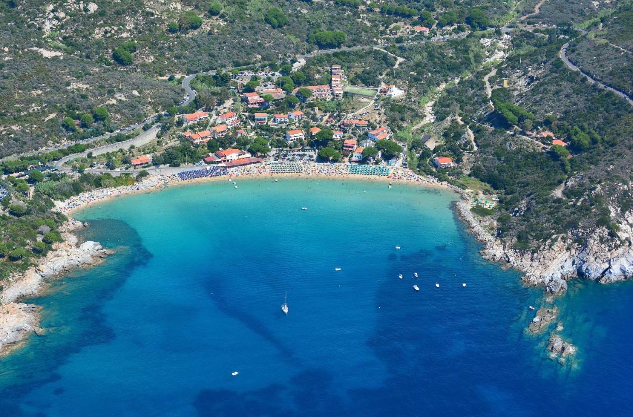 Hotel Baia Imperiale Spiaggia di Cavoli エクステリア 写真